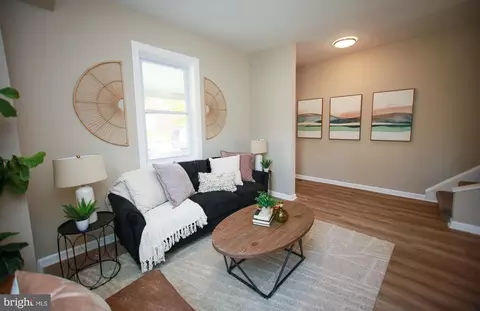 Living - 433 Schwartz Ave, Baltimore, MD 21212 photo 2 of 4