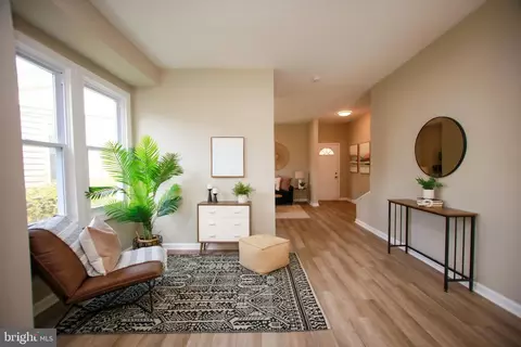 Living - 433 Schwartz Ave, Baltimore, MD 21212 photo 3 of 4