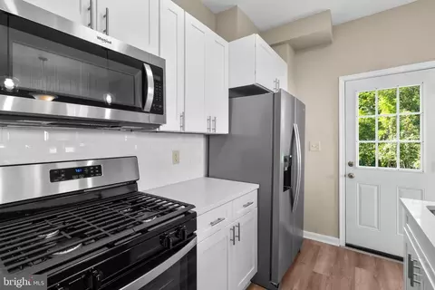 Kitchen - 433 Schwartz Ave, Baltimore, MD 21212 photo 3 of 3