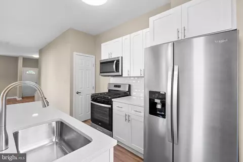 Kitchen - 433 Schwartz Ave, Baltimore, MD 21212 photo 2 of 3