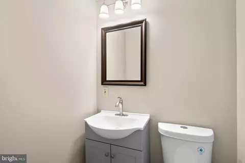 Bath - 433 Schwartz Ave, Baltimore, MD 21212 photo 1 of 4