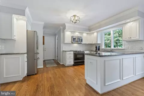 Kitchen - 14222 Sawmill Ct, Phoenix, MD 21131 photo 2 of 2