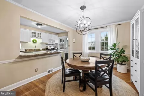 Dining - 211 Overbrook Rd, Baltimore, MD 21212 photo 1 of 4