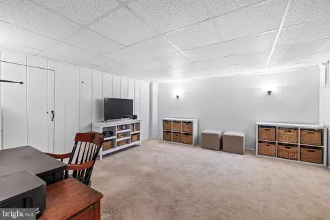 Living - 211 Overbrook Rd, Baltimore, MD 21212 photo 4 of 6
