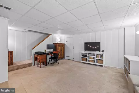 Living - 211 Overbrook Rd, Baltimore, MD 21212 photo 5 of 6