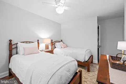 Bedroom - 211 Overbrook Rd, Baltimore, MD 21212 photo 5 of 8