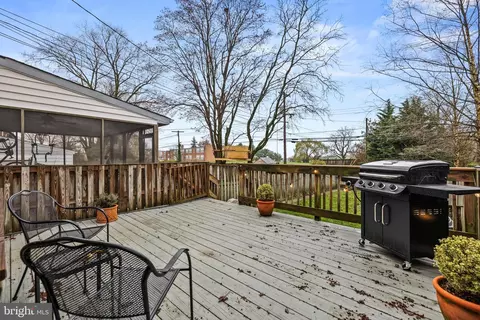 Exterior - 211 Overbrook Rd, Baltimore, MD 21212 photo 5 of 7