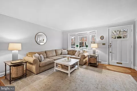 Living - 211 Overbrook Rd, Baltimore, MD 21212 photo 2 of 6
