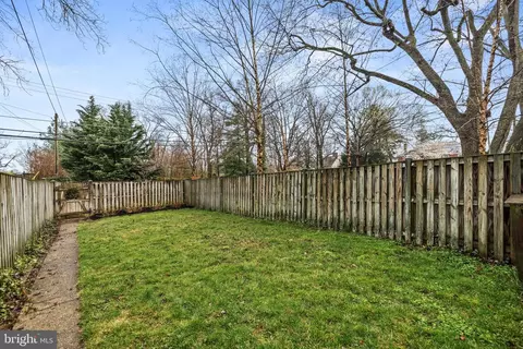 Exterior - 211 Overbrook Rd, Baltimore, MD 21212 photo 6 of 7