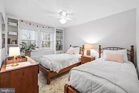 Bedroom - 211 Overbrook Rd, Baltimore, MD 21212 photo 4 of 8
