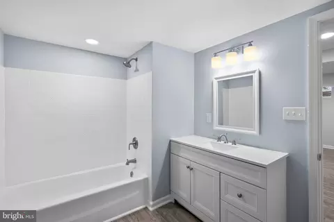 Bath - 3737 E Joppa Rd, Nottingham, MD 21236 photo 4 of 4