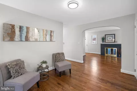 Living - 3737 E Joppa Rd, Nottingham, MD 21236 photo 3 of 6