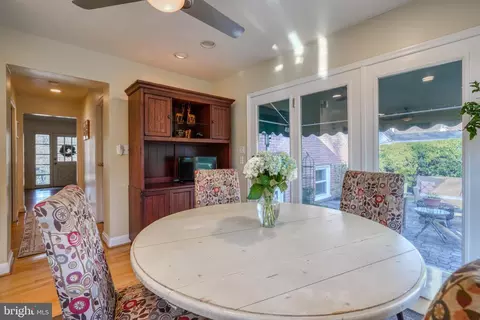 Dining - 807 Ridgeleigh Rd, Baltimore, MD 21212 photo 6 of 7