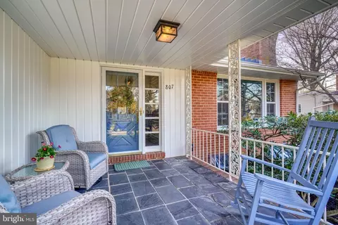 Exterior - 807 Ridgeleigh Rd, Baltimore, MD 21212 photo 2 of 19