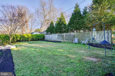 Exterior - 807 Ridgeleigh Rd, Baltimore, MD 21212 photo 12 of 19