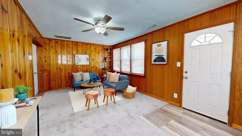 Living - 1870 Marshall Rd, Dundalk, MD 21222 photo 2 of 3