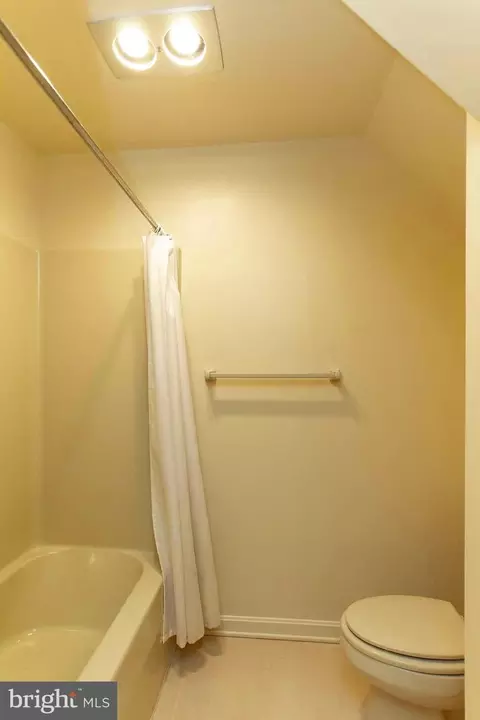 Bath - 11 Wetherbee Ct, Phoenix, MD 21131 photo 8 of 13