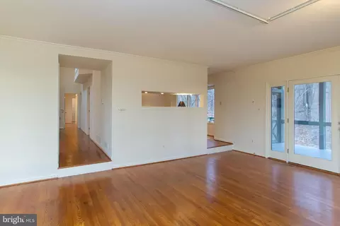 Living - 11 Wetherbee Ct, Phoenix, MD 21131 photo 3 of 10