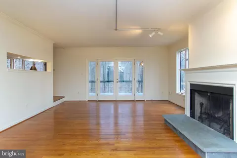 Living - 11 Wetherbee Ct, Phoenix, MD 21131 photo 2 of 10