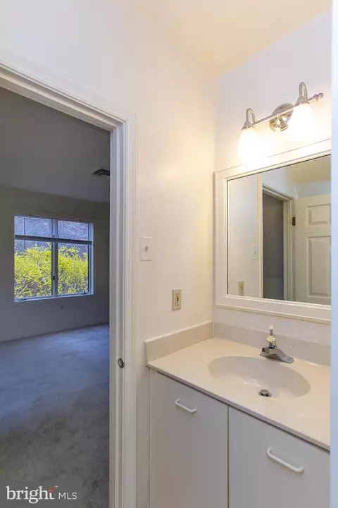 Bath - 11 Wetherbee Ct, Phoenix, MD 21131 photo 10 of 13
