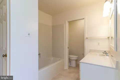 Bath - 11 Wetherbee Ct, Phoenix, MD 21131 photo 5 of 13