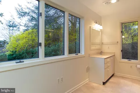 Bath - 11 Wetherbee Ct, Phoenix, MD 21131 photo 3 of 13