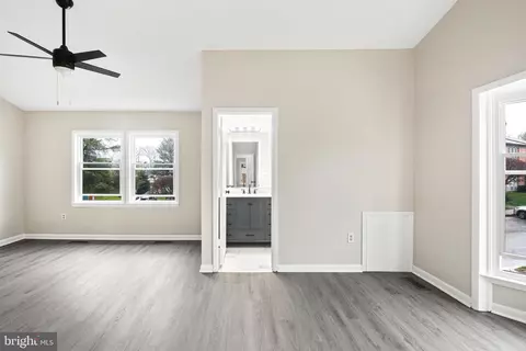 Living - 6942 Clearwind Ct, Baltimore, MD 21209 photo 2 of 5