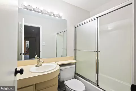 Bath - 6942 Clearwind Ct, Baltimore, MD 21209 photo 4 of 4