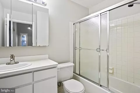 Bath - 6942 Clearwind Ct, Baltimore, MD 21209 photo 1 of 4