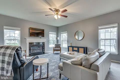 Living - 3006 Bender Ridge Ct, Parkville, MD 21234 photo 3 of 8