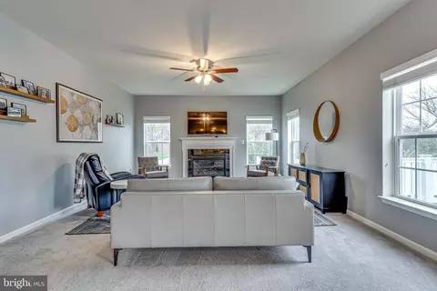 Living - 3006 Bender Ridge Ct, Parkville, MD 21234 photo 2 of 8