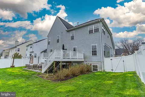 Exterior - 3006 Bender Ridge Ct, Parkville, MD 21234 photo 9 of 11