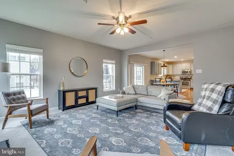 Living - 3006 Bender Ridge Ct, Parkville, MD 21234 photo 1 of 8