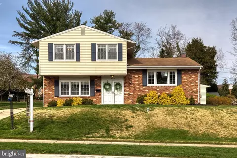 1012 Breezewick, Towson, MD 21286