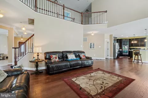Living - 818 Salvatore Rd, Middle River, MD 21220 photo 5 of 10