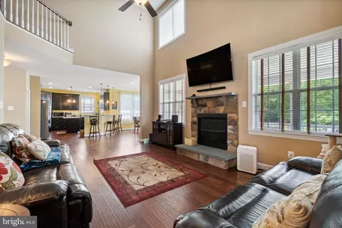 Living - 818 Salvatore Rd, Middle River, MD 21220 photo 4 of 10