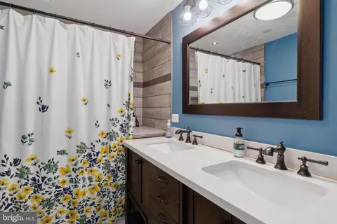 Bath - 818 Salvatore Rd, Middle River, MD 21220 photo 6 of 6
