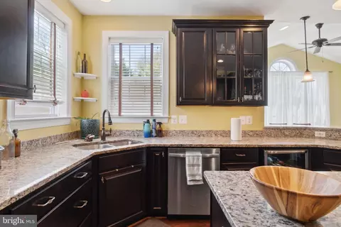 Kitchen - 818 Salvatore Rd, Middle River, MD 21220 photo 6 of 10