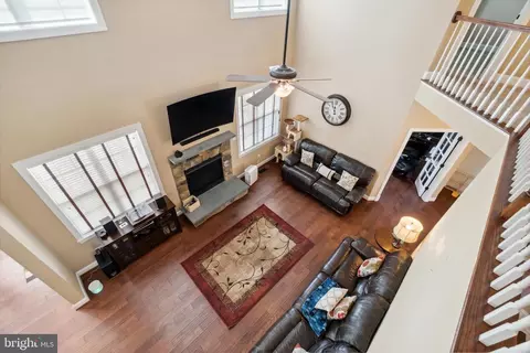 Living - 818 Salvatore Rd, Middle River, MD 21220 photo 7 of 10