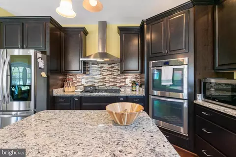 Kitchen - 818 Salvatore Rd, Middle River, MD 21220 photo 5 of 10