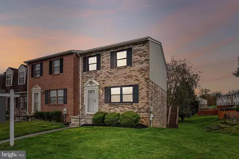 28 Winslow Park Dr, Catonsville, MD 21228