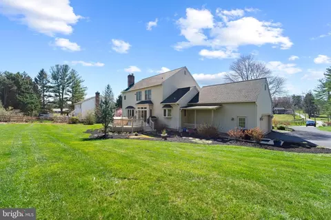 Exterior - 14005 Manor Rd, Baldwin, MD 21013 photo 3 of 10