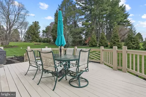 Exterior - 14005 Manor Rd, Baldwin, MD 21013 photo 4 of 10