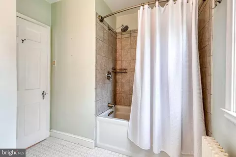 Bath - 615 Regester Ave, Baltimore, MD 21212 photo 2 of 3