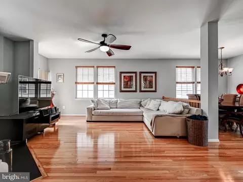 Living - 9627 Biggs Rd, Middle River, MD 21220 photo 3 of 5
