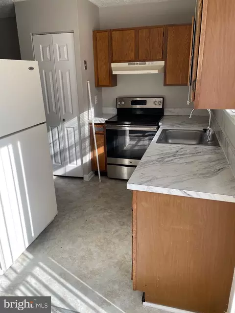 Kitchen - 23 W End Ct, Halethorpe, MD 21227 photo 1 of 1