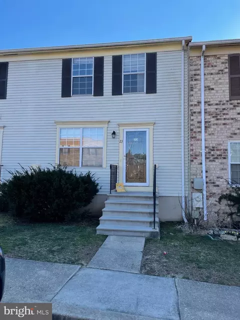 23 W End Ct, Halethorpe, MD 21227