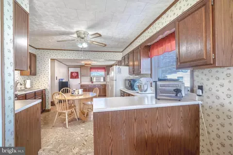 Kitchen - 22 Helicopter Dr, Middle River, MD 21220 photo 3 of 5