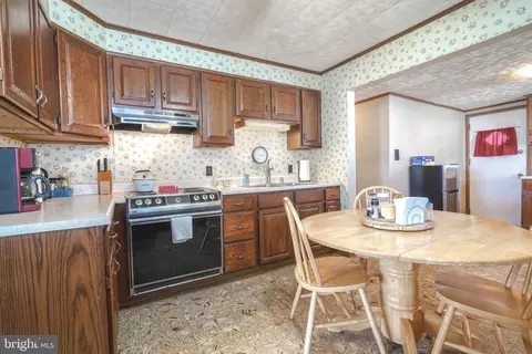 Kitchen - 22 Helicopter Dr, Middle River, MD 21220 photo 2 of 5