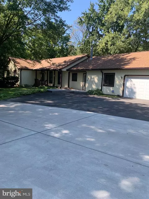 7 Randy Frost Ct, Middle River, MD 21220